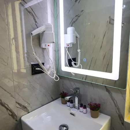 酒店 Alizee 地拉那