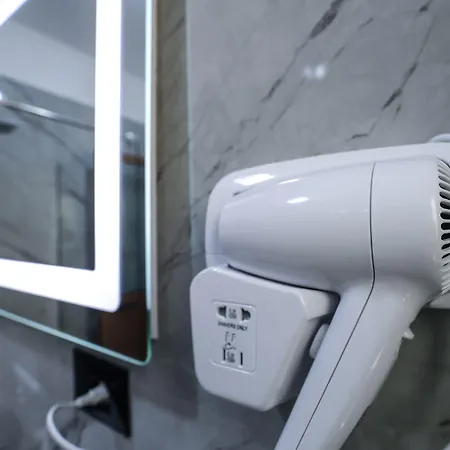 ホテル Alizee ティラナ